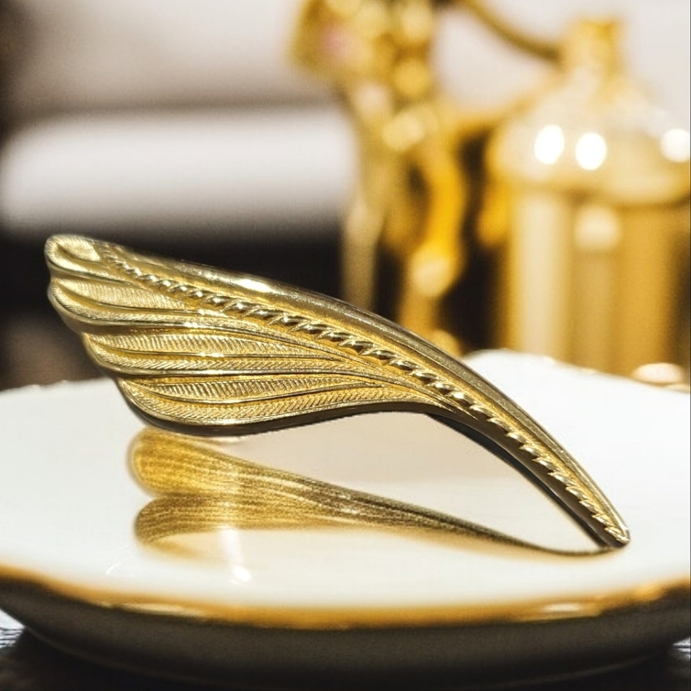DIOR Vintage Gold Plated Feather Brooch - Picture 2 of 4